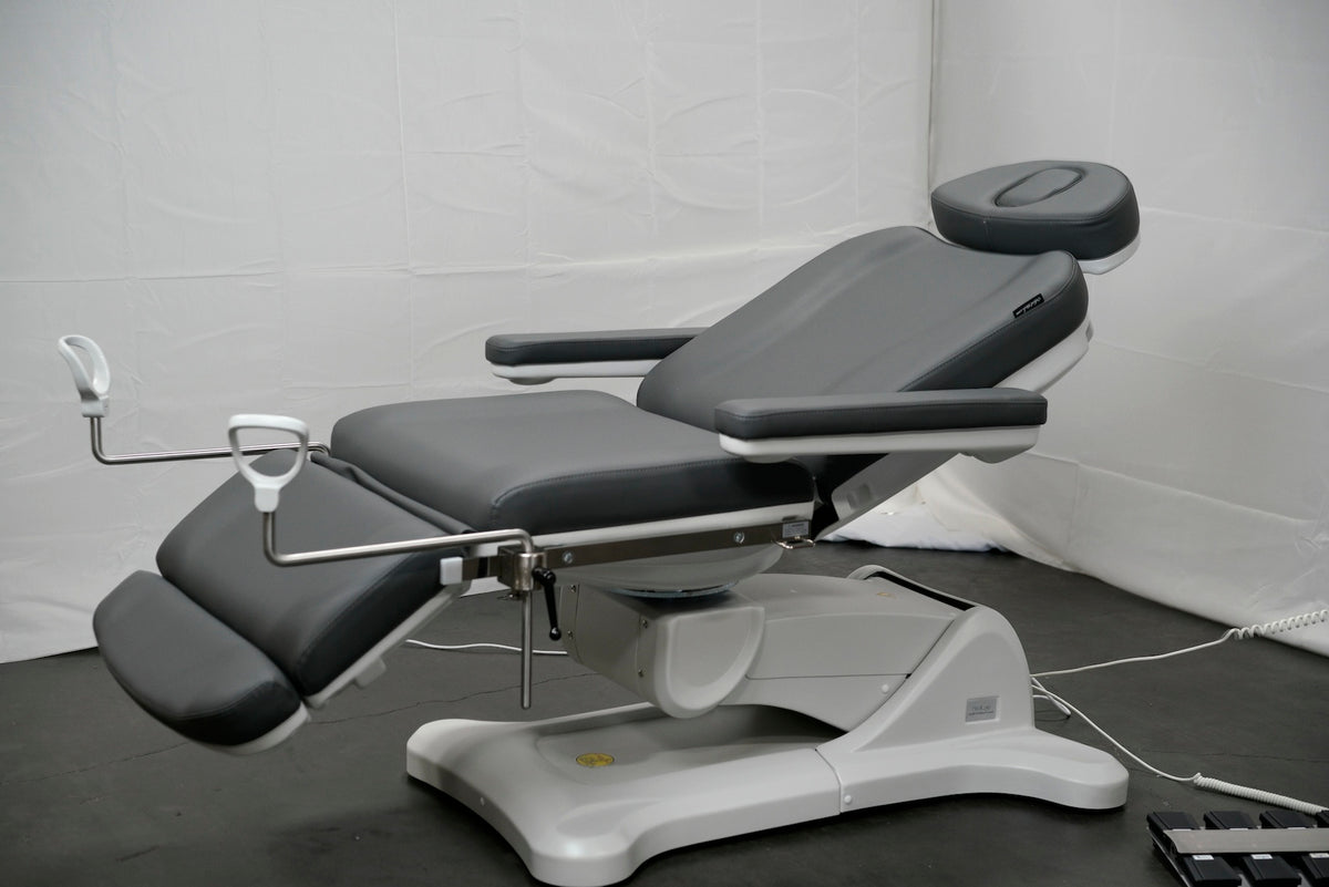 MediLuxe Rx4-2000: Deluxe Power Chair w/ Rotating & Optional Stirrups