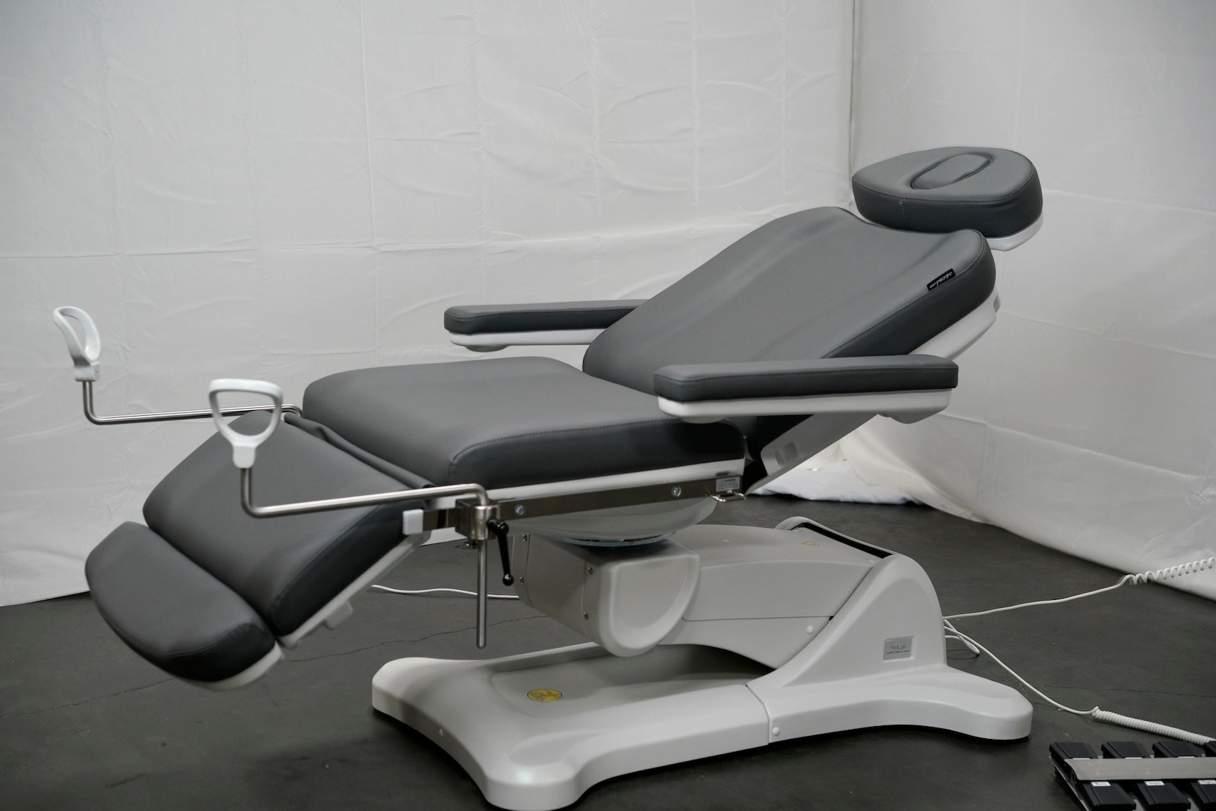 MediSpa Rx4-2000 Exam Chair - Stirrups Ob-Gyn Packaged Bundle + Rotate